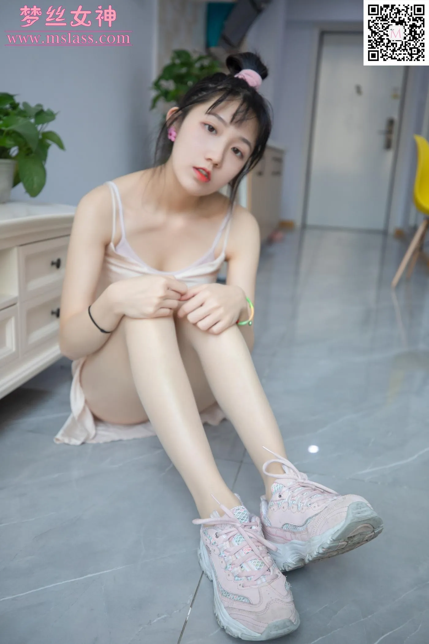 [MSLASS梦丝女神] 2020.11.02 NO.131 莹仙女 PINK [52P]插图1